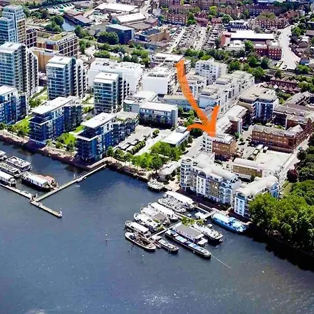 Amazing Riverside Boheme Home In Sw London!